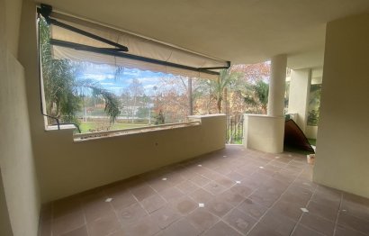 Resale - Apartment - Middle Floor Apartment - Marbella - Guadalmina Alta