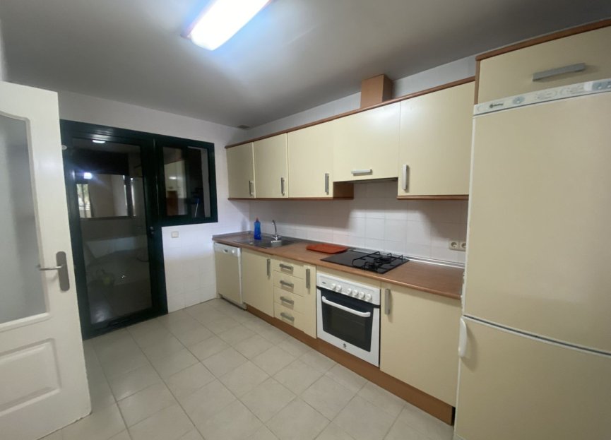 Resale - Apartment - Middle Floor Apartment - Marbella - Guadalmina Alta