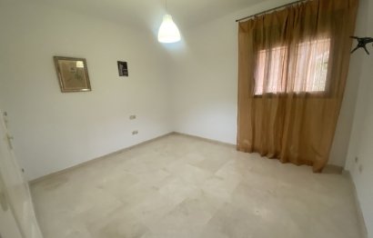 Resale - Apartment - Middle Floor Apartment - Marbella - Guadalmina Alta