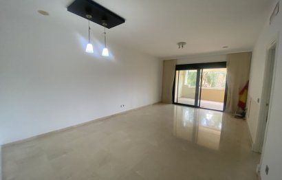 Resale - Apartment - Middle Floor Apartment - Marbella - Guadalmina Alta