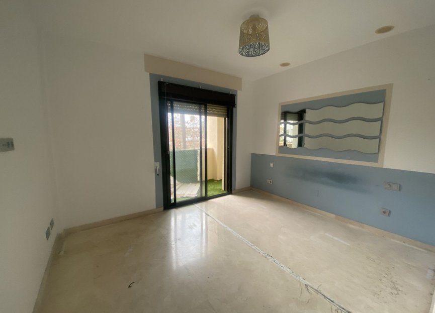 Resale - Apartment - Middle Floor Apartment - Marbella - Guadalmina Alta