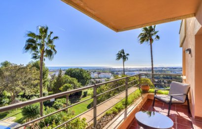 Resale - Apartment - Middle Floor Apartment - Marbella - Nueva Andalucia