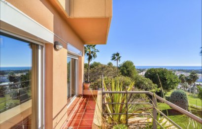 Resale - Apartment - Middle Floor Apartment - Marbella - Nueva Andalucia