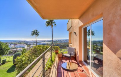 Resale - Apartment - Middle Floor Apartment - Marbella - Nueva Andalucia