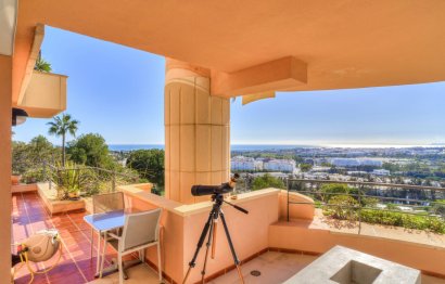 Resale - Apartment - Middle Floor Apartment - Marbella - Nueva Andalucia