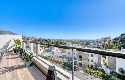 Resale - Apartment - Middle Floor Apartment - Marbella - Nueva Andalucia