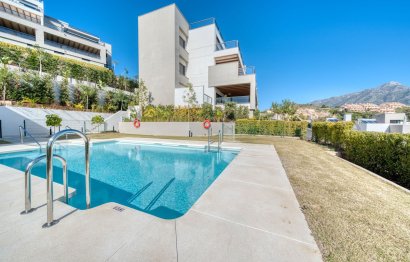 Resale - Apartment - Middle Floor Apartment - Marbella - Nueva Andalucia