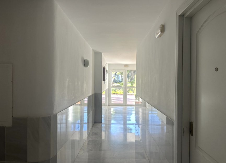 Resale - Apartment - Middle Floor Apartment - Mijas - Calahonda