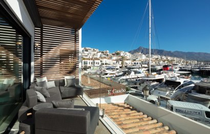 Resale - Apartment - Middle Floor Apartment - Marbella - Puerto Banús