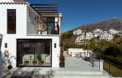 Resale - House - Detached Villa - Marbella - Nueva Andalucia