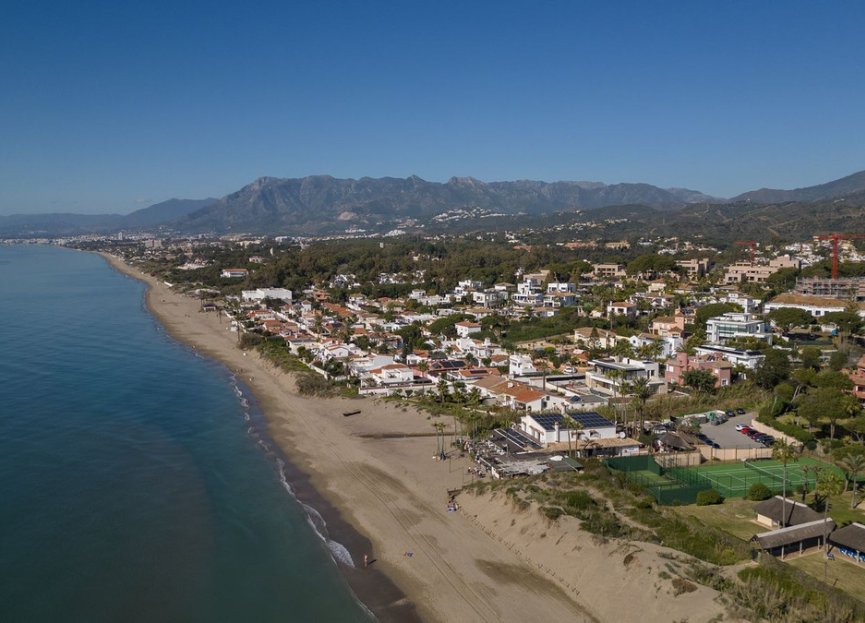 Resale - Apartment - Ground Floor Apartment - Marbella - Elviria