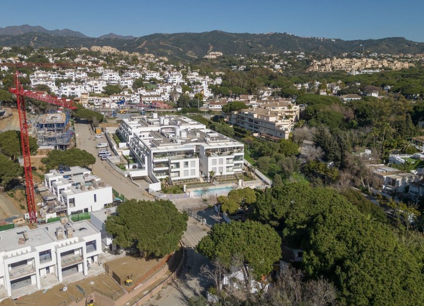 Resale - Apartment - Ground Floor Apartment - Marbella - Elviria