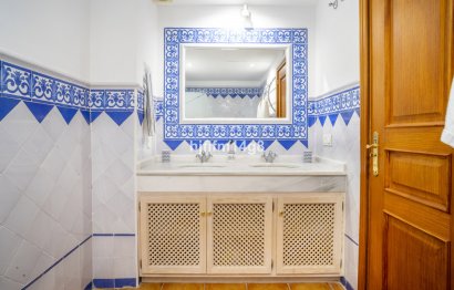 Resale - House - Townhouse - Marbella - Nueva Andalucia