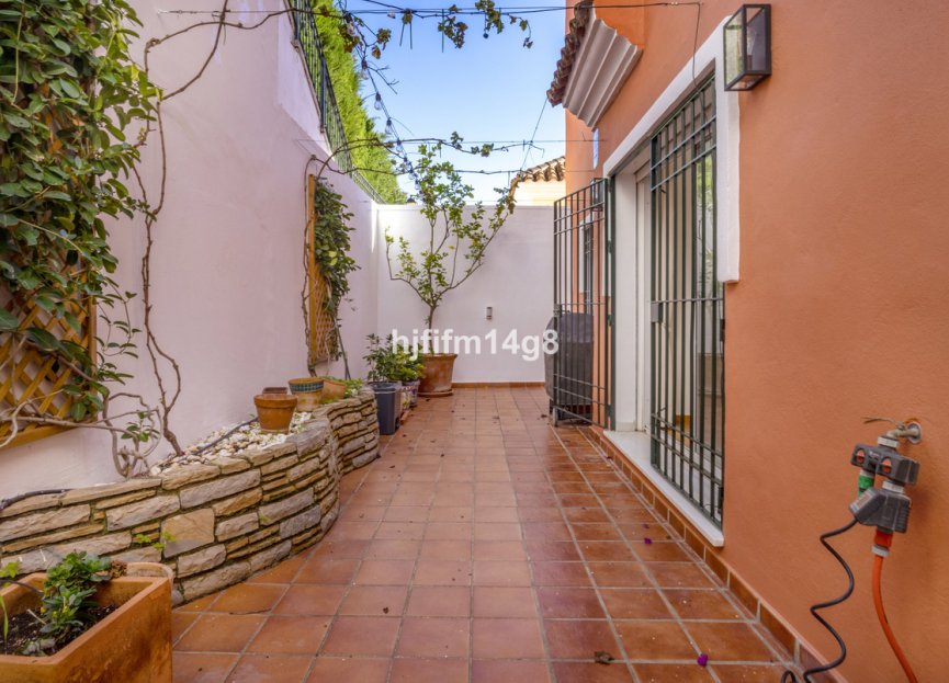 Resale - House - Townhouse - Marbella - Nueva Andalucia