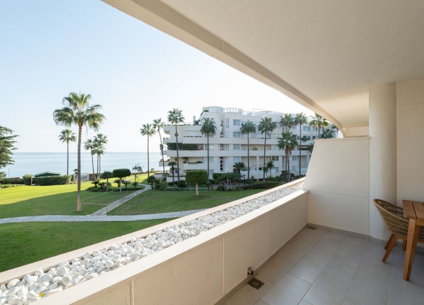 Resale - Apartment - Middle Floor Apartment - Estepona - Estepona Centro