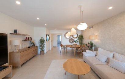 Resale - Apartment - Middle Floor Apartment - Estepona - Estepona Centro