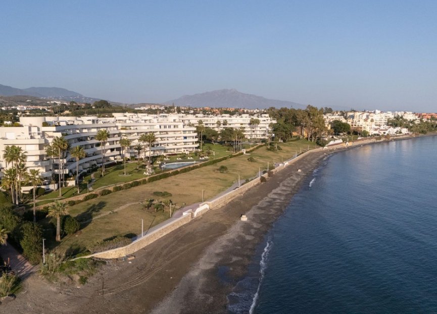 Resale - Apartment - Middle Floor Apartment - Estepona - Estepona Centro