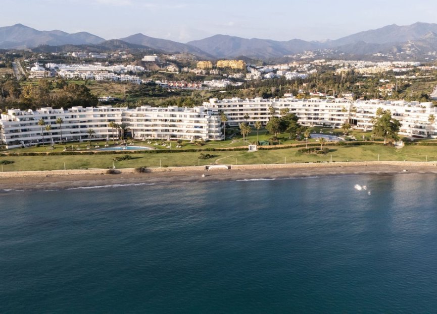 Resale - Apartment - Middle Floor Apartment - Estepona - Estepona Centro