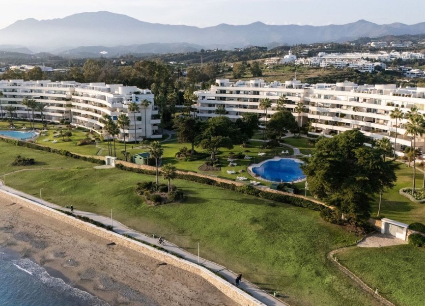 Resale - Apartment - Middle Floor Apartment - Estepona - Estepona Centro