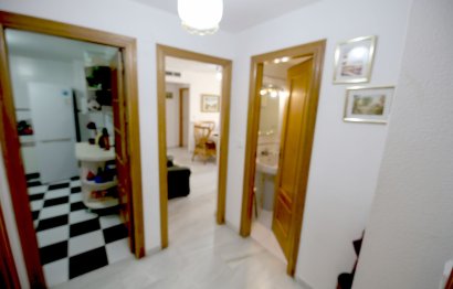 Resale - Apartment - Middle Floor Apartment - Estepona - Estepona Centro