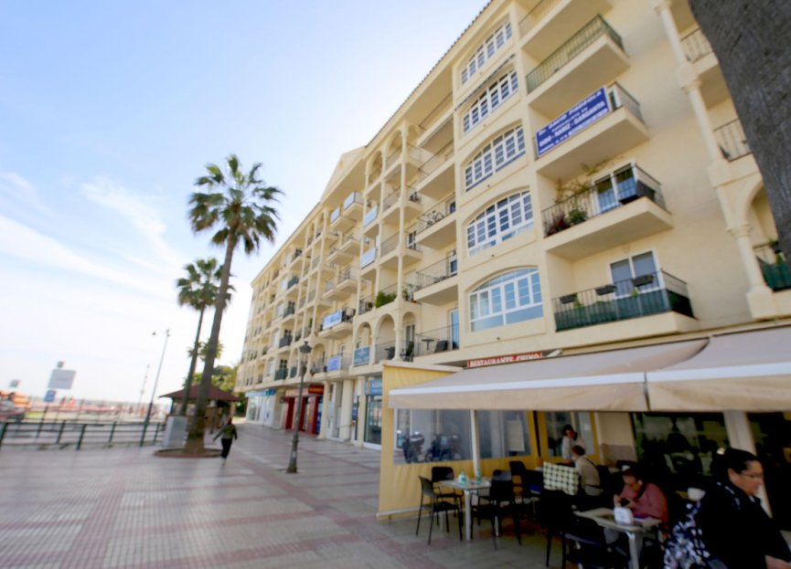 Resale - Apartment - Middle Floor Apartment - Estepona - Estepona Centro