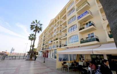 Resale - Apartment - Middle Floor Apartment - Estepona - Estepona Centro