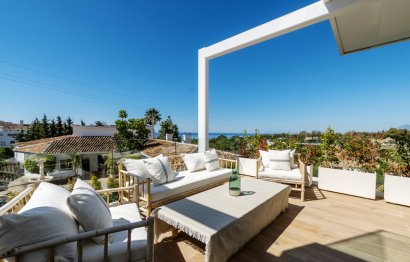 Resale - House - Detached Villa - Marbella