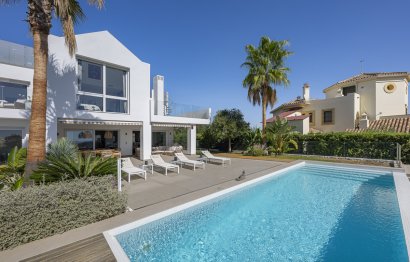 Resale - House - Detached Villa - Marbella - La Mairena