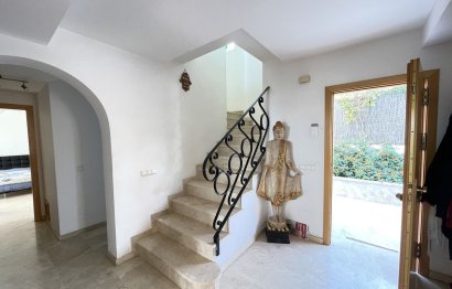 Resale - House - Detached Villa - Estepona - Estepona Centro