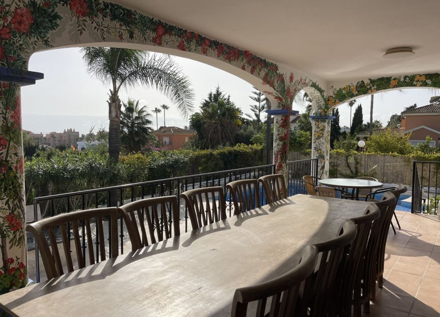 Resale - House - Detached Villa - Estepona - Estepona Centro