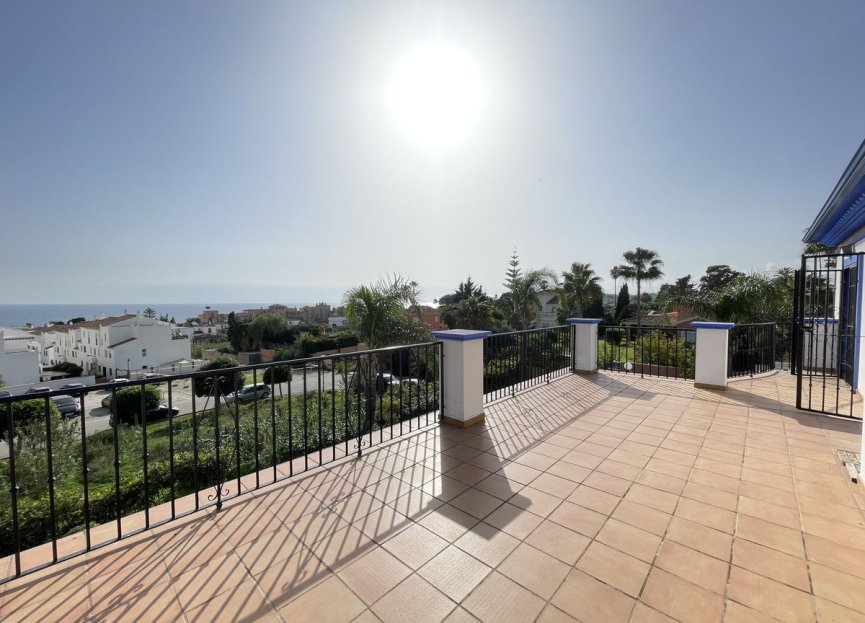 Resale - House - Detached Villa - Estepona - Estepona Centro