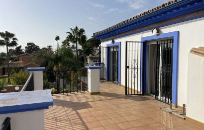 Resale - House - Detached Villa - Estepona - Estepona Centro