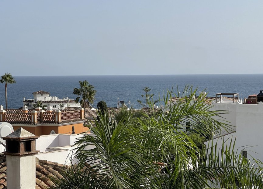 Resale - House - Detached Villa - Estepona - Estepona Centro