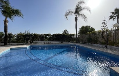 Resale - House - Detached Villa - Estepona - Estepona Centro