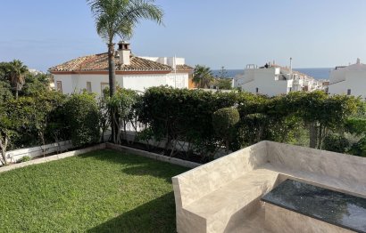 Resale - House - Detached Villa - Estepona - Estepona Centro