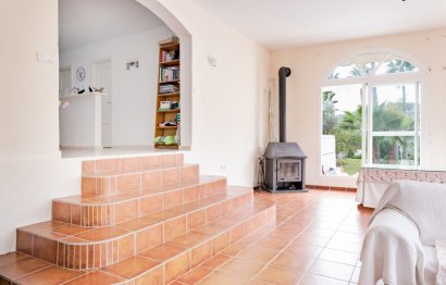 Resale - House - Detached Villa - Estepona - El Padron