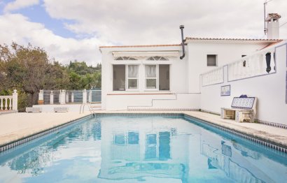 Resale - House - Detached Villa - Estepona - El Padron