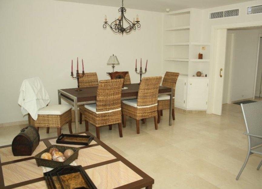 Resale - House - Townhouse - Estepona - Estepona Centro