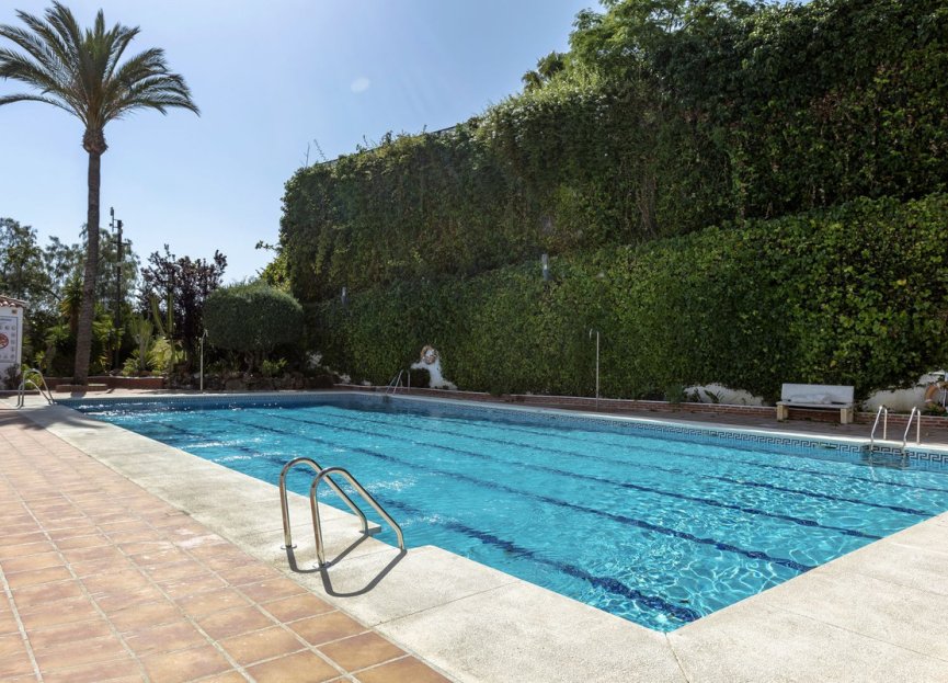 Resale - Apartment - Ground Floor Apartment - Marbella - Nueva Andalucia