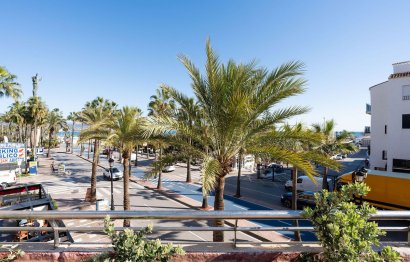 Resale - Apartment - Middle Floor Apartment - Marbella - Puerto Banús