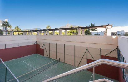 Resale - Apartment - Middle Floor Apartment - Marbella - Puerto Banús