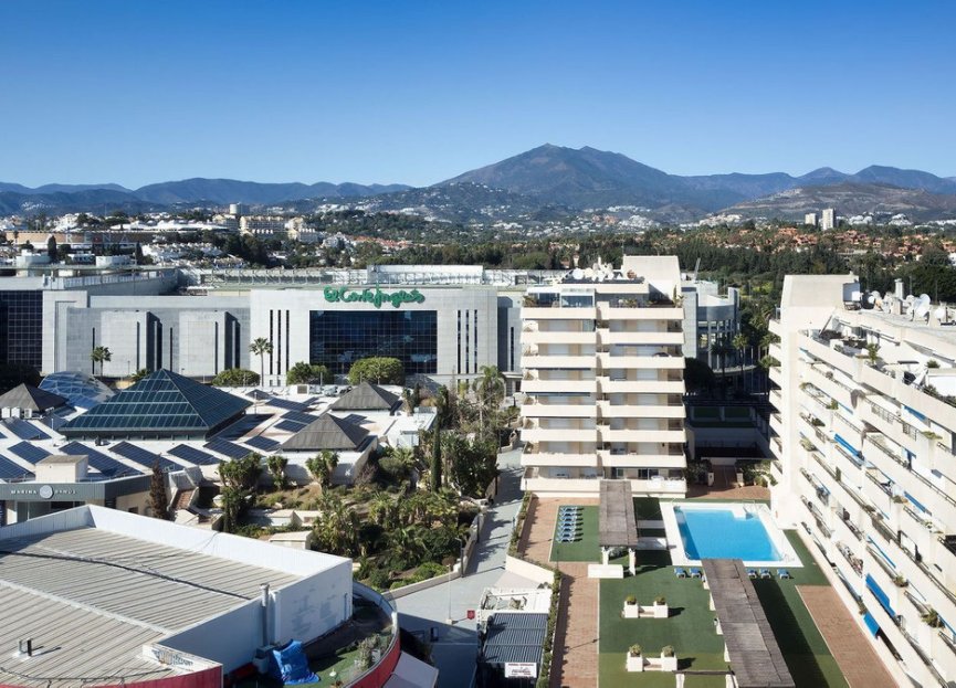 Resale - Apartment - Middle Floor Apartment - Marbella - Puerto Banús