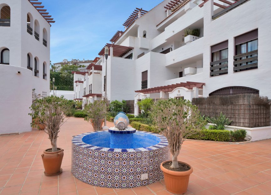 Resale - Apartment - Ground Floor Apartment - Marbella - Nueva Andalucia