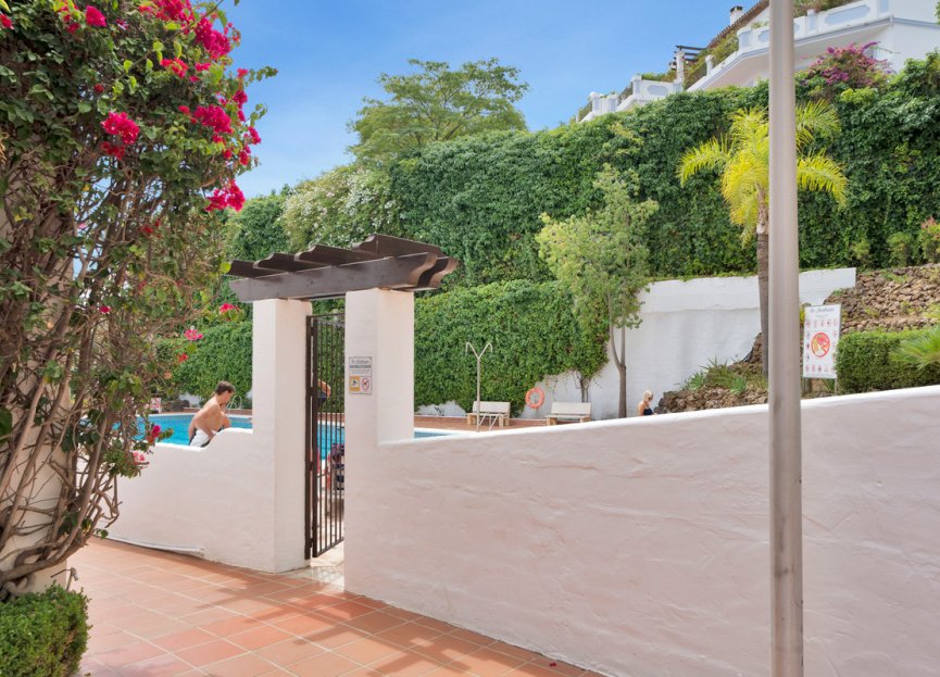 Resale - Apartment - Ground Floor Apartment - Marbella - Nueva Andalucia