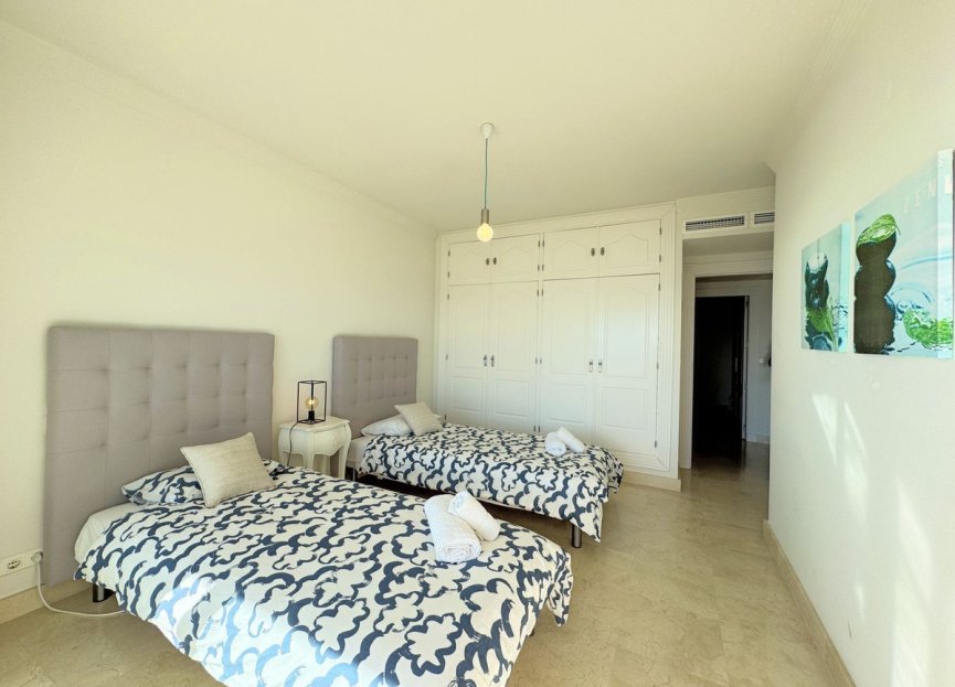 Resale - Apartment - Penthouse Duplex - Estepona - Estepona Centro