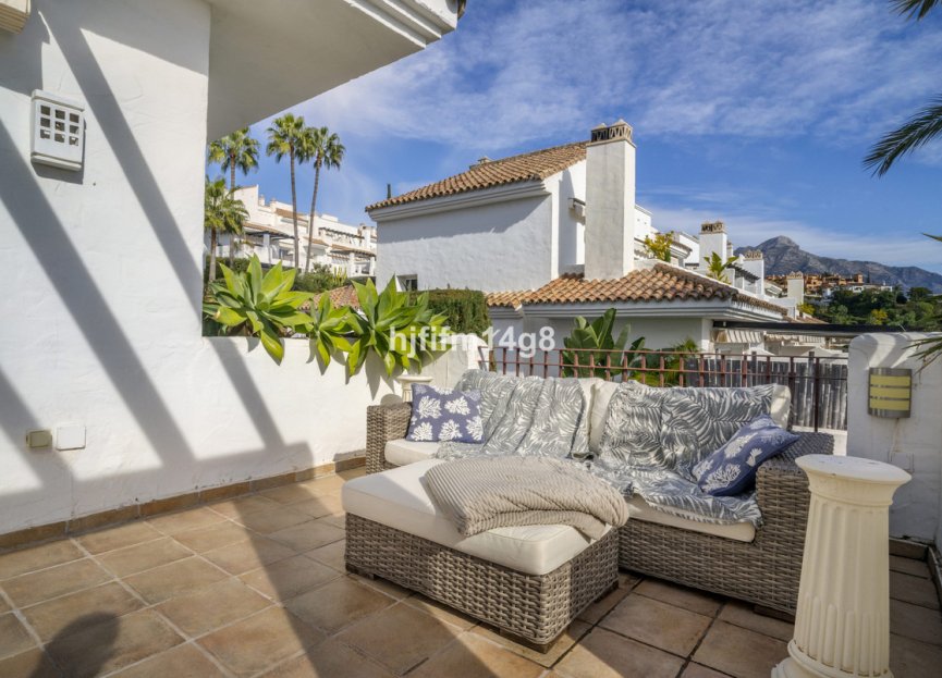 Resale - Apartment - Penthouse - Marbella - Nueva Andalucia