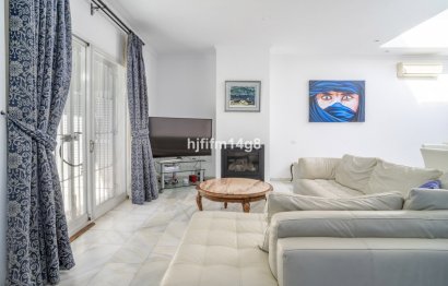 Resale - Apartment - Ground Floor Apartment - Marbella - Nueva Andalucia