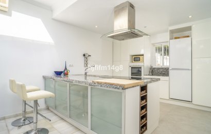 Resale - Apartment - Ground Floor Apartment - Marbella - Nueva Andalucia