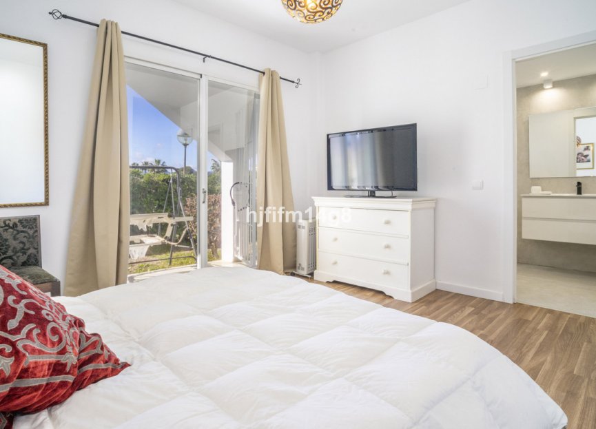 Resale - Apartment - Ground Floor Apartment - Marbella - Nueva Andalucia