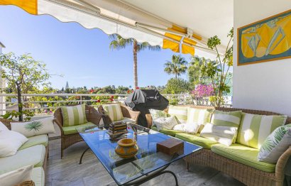 Resale - Apartment - Penthouse - Marbella - Guadalmina Baja